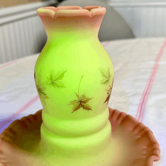 Vintage Fenton Glass Maple Leaf Burmese One Piece Fairy Lamp - Picture 5 of 9